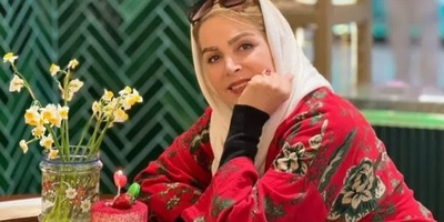 فیلم/ نگاهی به چیدمان آپارتمان مستاجری 180 متری نسرین نکیسا بازیگر سریال یوسف پیامبر و کیمیا رو به جنگل/ لوستر بلوری انگوری، مبلمان سلطنتی تاج دار، پیانو، ساعت رومیزی یونانی و...