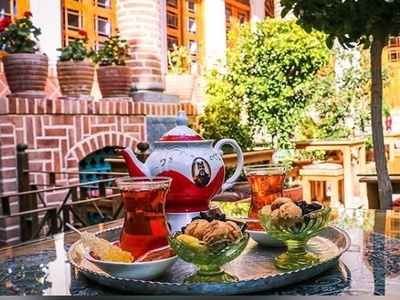 معماری کم نظیر و آرام‌بخش از کافه‌ای در اصفهان که شما را مهمان گذشتگان میکند! +تصاویر