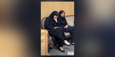 دیدار صمیمانه نسرین نصرتی با فریبا نادری و شیوا مکینیان در مراسم ختم مادر «ریما رامینفر»رروحش شاد و یادش گرامی