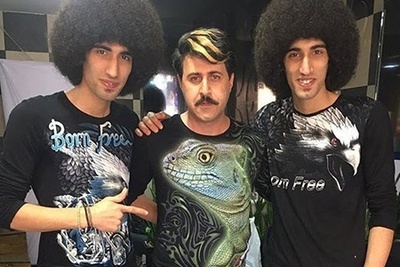 دوقلوهای سریال پایتخت هم آشپز شدند/ بزرگوارا جمله معروف آشپز که دو تا شد غذا یا شور میشه یا بی مزه رو معنی کردن😂+فیلم