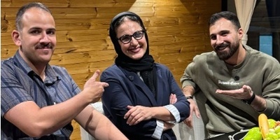 دکوراسیون آلاچیق چوبی و دلنشینِ روف گاردن خانه فاطمه گودرزی؛ از نورپردازی به سبک کافی‌شاپ‌ها تا پرده‌هایی به سبک خانه‌های سوئیسی+ویدیو