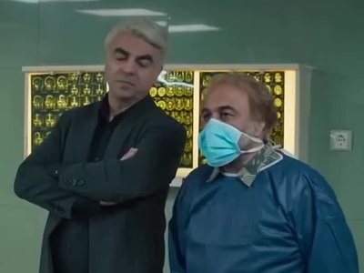یادی کنیم از خنده دارترین سکانس سریال اجل معلق با هنرنمایی رضا عطاران و بهزاد خلج  در قامت پزشک حاذق سر عمل جراحی مغز/ 10 بار دیدم 20 بار خندیدم!😂