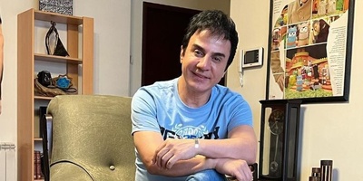 بغض و اشک‌های عمو پورنگ برای «ننه نقلی»؛ جای خالی مادر در نصف‌جهان سنگین‌تر از همیشه شد