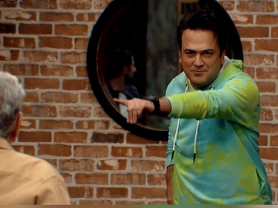 (ویدیو) شیر دوشیدن تاریخی حامد آهنگی/ فقط اونجا که میگه شیر تازه گاو را از ما بخواهید