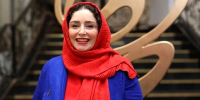 لحظه برنده شدن ژاله صامتی به عنوان بهترین بازیگر کمدی توسط گوهر خیراندیش و دخترش +ویدئو / پژمان جمشیدی چه دستی واسش میزنه