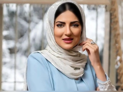 سبک دکوراسیون عروس‌پسند آپارتمان هلیا امامی؛  از پرده‌های پانچی سبزرنگ و ناهارخوری کلاسیک تا دیزاین ورودی خانه با مبلمانی اروپایی و 2 رنگ +ویدیو/ پذیرایی چقدر نورگیره👌