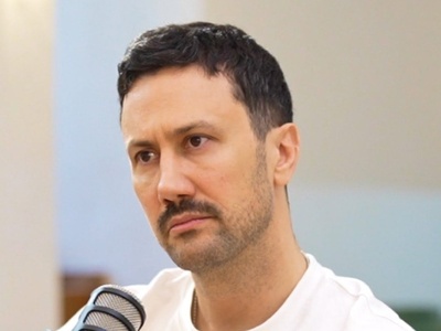 رمز موفقیت شاهرخ استخری طلافروش سینمای : من اگر در طلافروشی موفق هستم تنها شانس دخیل نبوده مردم نمیدانند چقدر در بیزینس شکست خوردم!