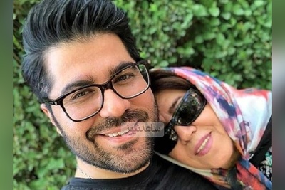 نگاهی به دکوراسیون خانه پدری حامد همایون با چیدمانی سنتی شامل لاله‌های قدیمی، دیوارکوبهای آنتیک و....+عکس/ چه حس خوبی میده خونه‌شون👌