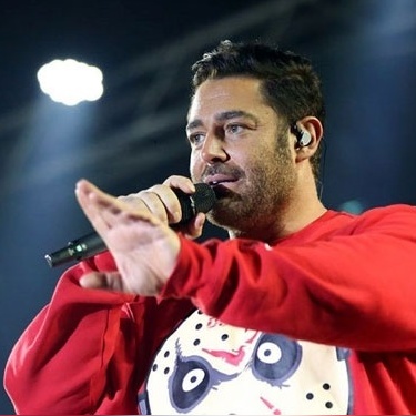 (ویدیو) یادی کنیم از آهنگی که محمدرضا گلزار  استوری کرد و با انتشارش جنجال به پا شد!