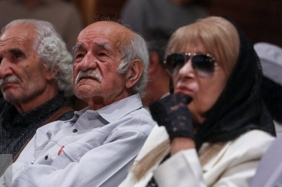 حضور هنرمندان در مراسم یادبود استاد ناصر تقوایی/ مارال بنی آدم و علی سرابی، سمیرا حسن پور، پوران درخشنده، تهمینه میلانی