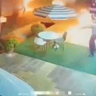 فاجعه وحشتناک در سیرجان؛ لحظه زنده‌زنده سوختن جوان مقابل دوربین‌های مداربسته + ویدیو 18+