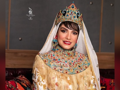 مراسم عقد الیکا عبدالرزاقی و امین زندگانی این چنین برگزار شد؛ از پهن کردن سفره عقد ساده به سبک دهه 80 و حضور هدیه تهرانی به عنوان مهمان ویژه تا استایل عجیب عروس و داماد+فیلم سالگرد ازدواجشان